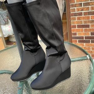 Avon “Cushion Walk” Isla Boots